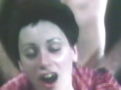 Мӯй кӯтоҳ аст, ки он бокира марьям кукла