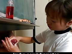 Японская милашка ицуки вакана дрочит банд аъзои бе цензуры